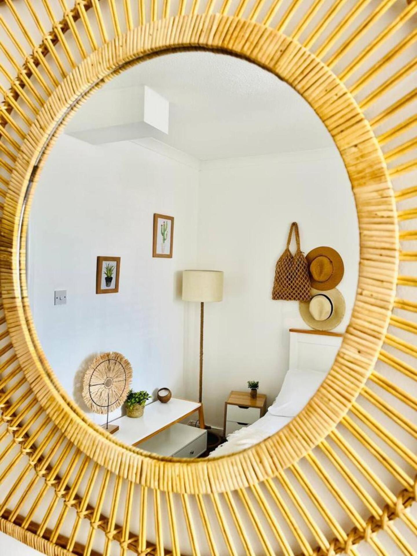 Stunning 3 Double Bedroom Beach Front Apartment พอร์ตสมัธ ภายนอก รูปภาพ