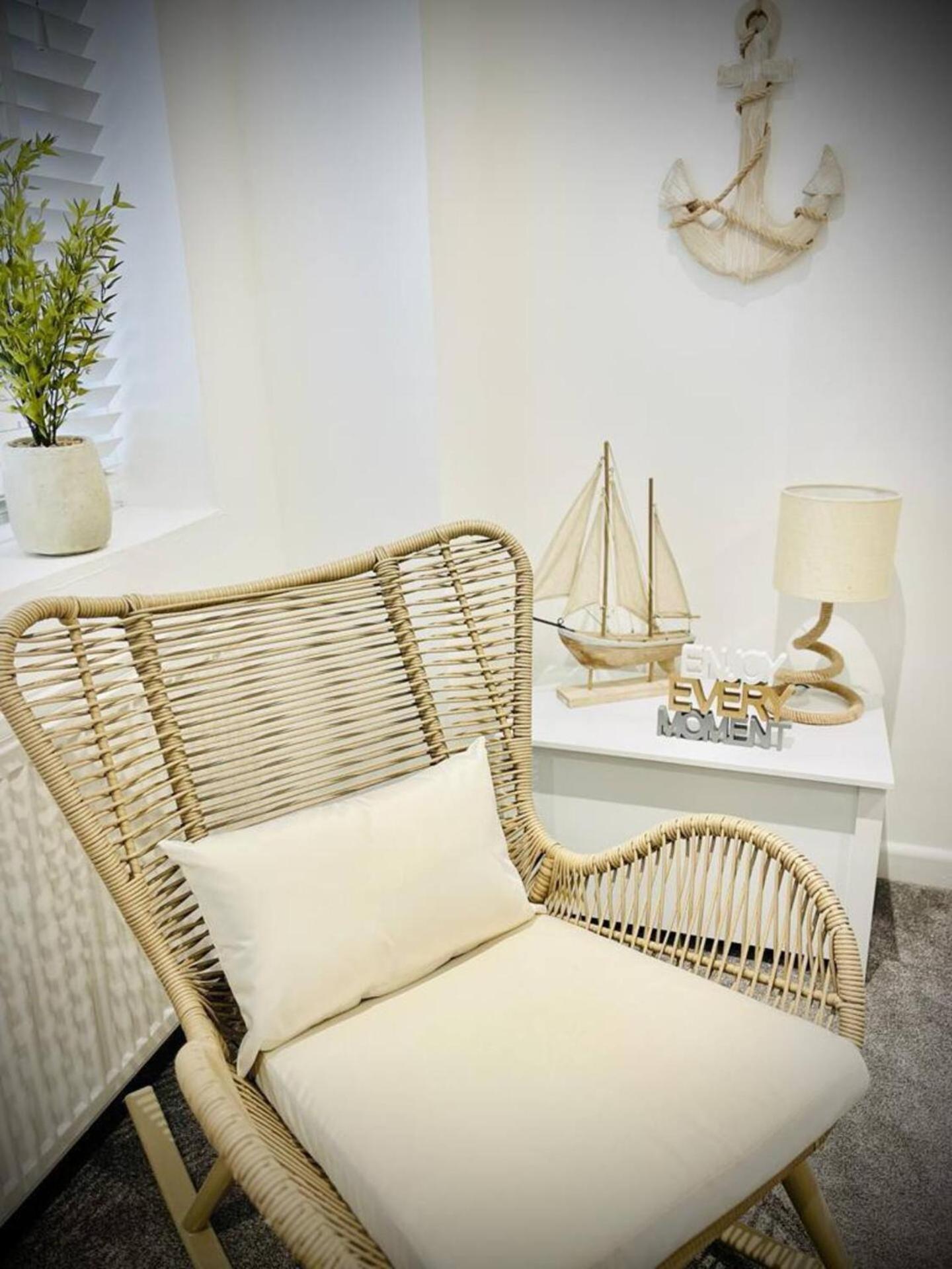 Stunning 3 Double Bedroom Beach Front Apartment พอร์ตสมัธ ภายนอก รูปภาพ